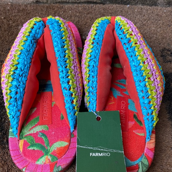 FARM Rio NWT Multicolor Toucans Puffy Flip Flops Crochet Sandals Women’s Sz US 7 - Picture 7 of 10